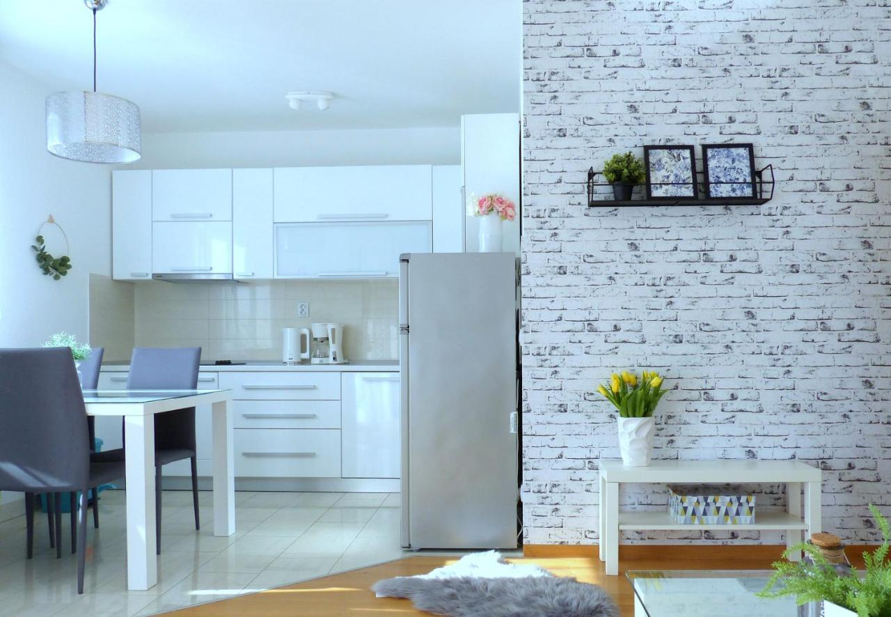 Iris Beach Apartments Kaštela Exteriér fotografie