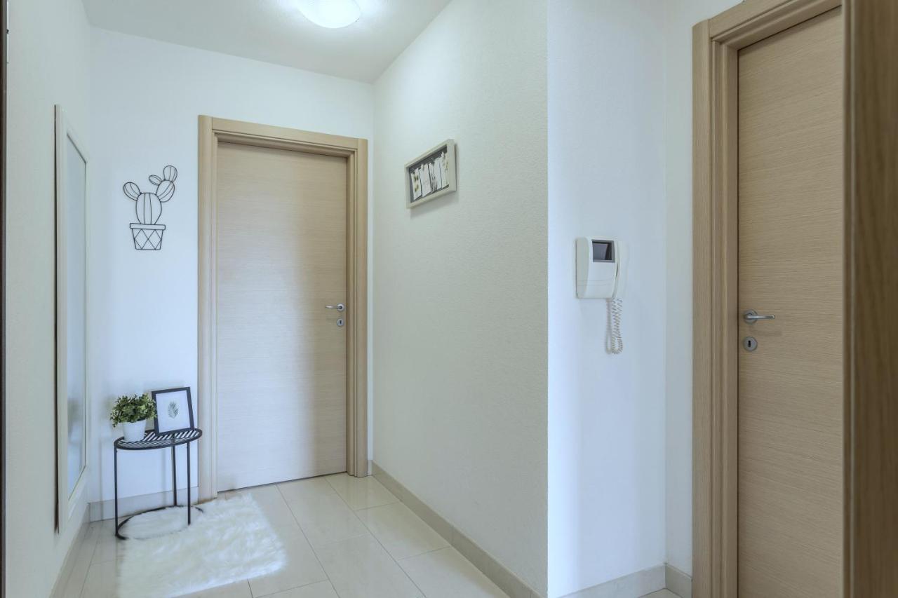 Iris Beach Apartments Kaštela Exteriér fotografie