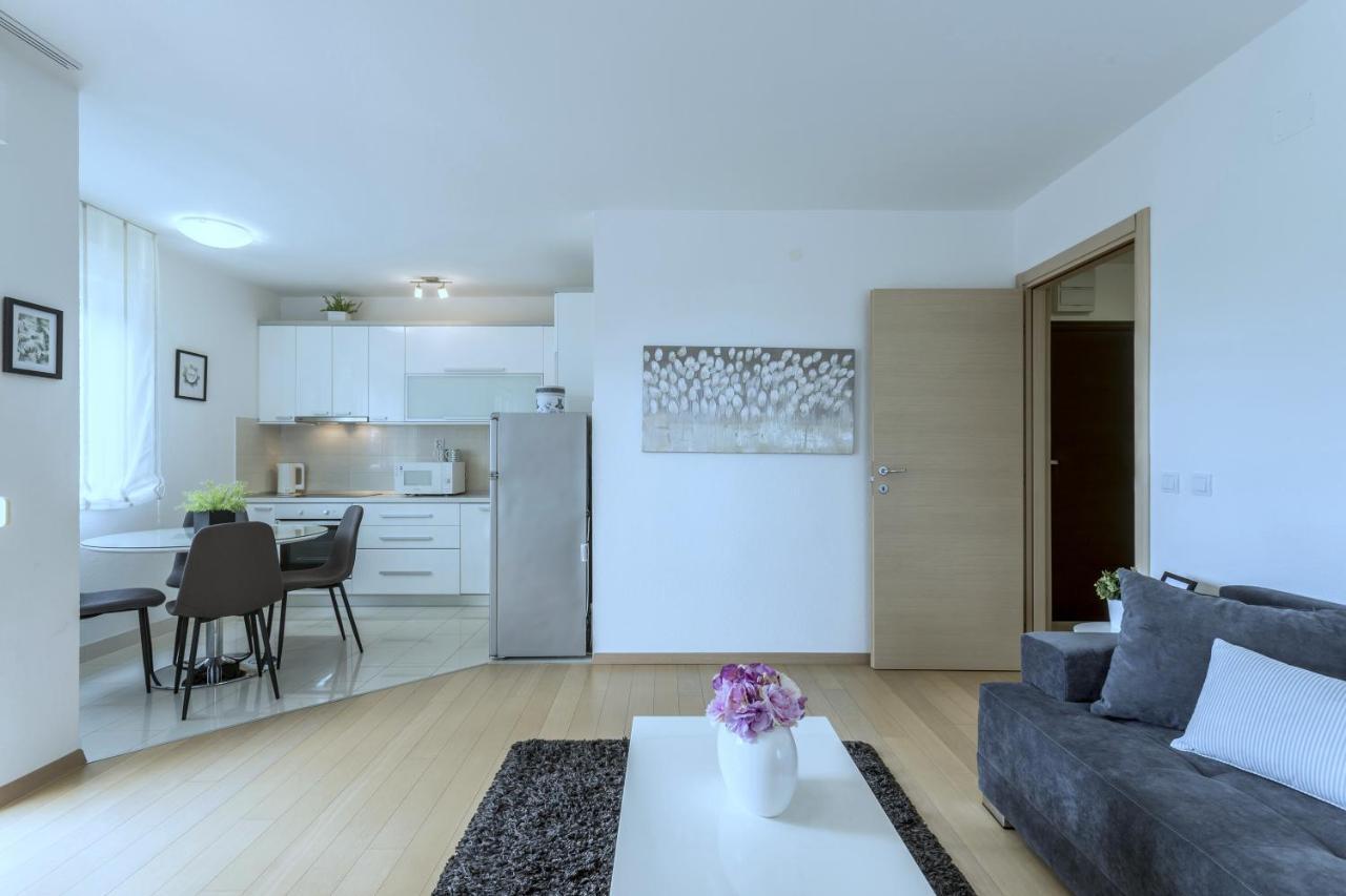 Iris Beach Apartments Kaštela Exteriér fotografie