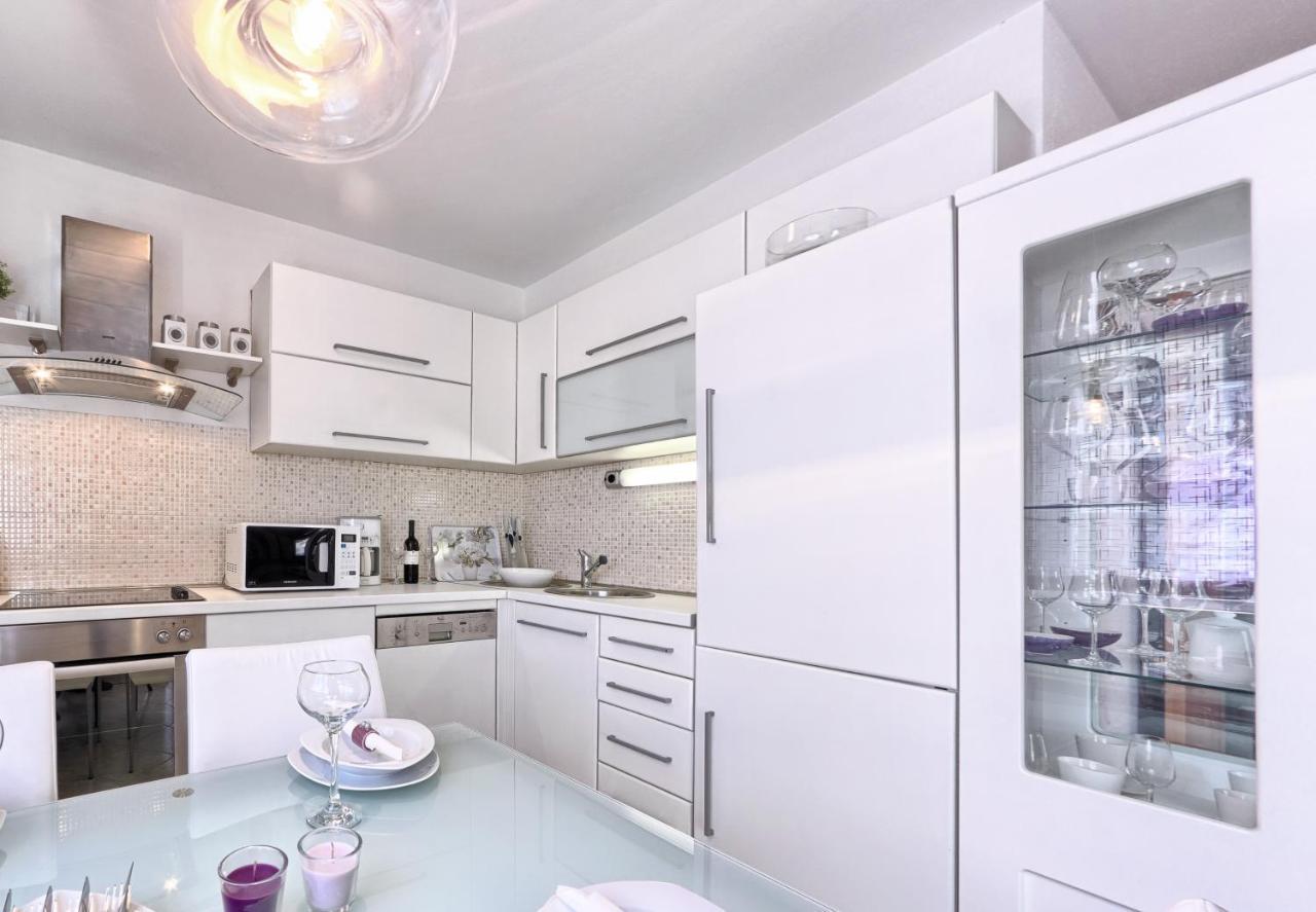 Iris Beach Apartments Kaštela Exteriér fotografie