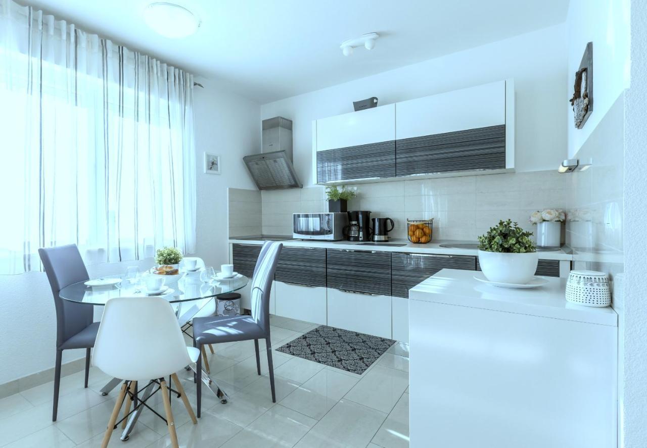 Iris Beach Apartments Kaštela Exteriér fotografie