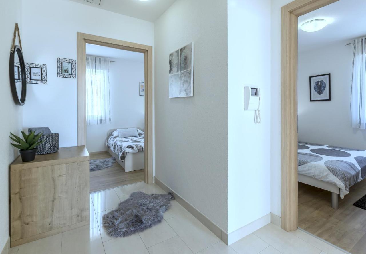 Iris Beach Apartments Kaštela Exteriér fotografie